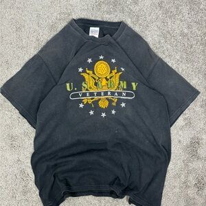 Vintage black us army veteran‎ tshirt